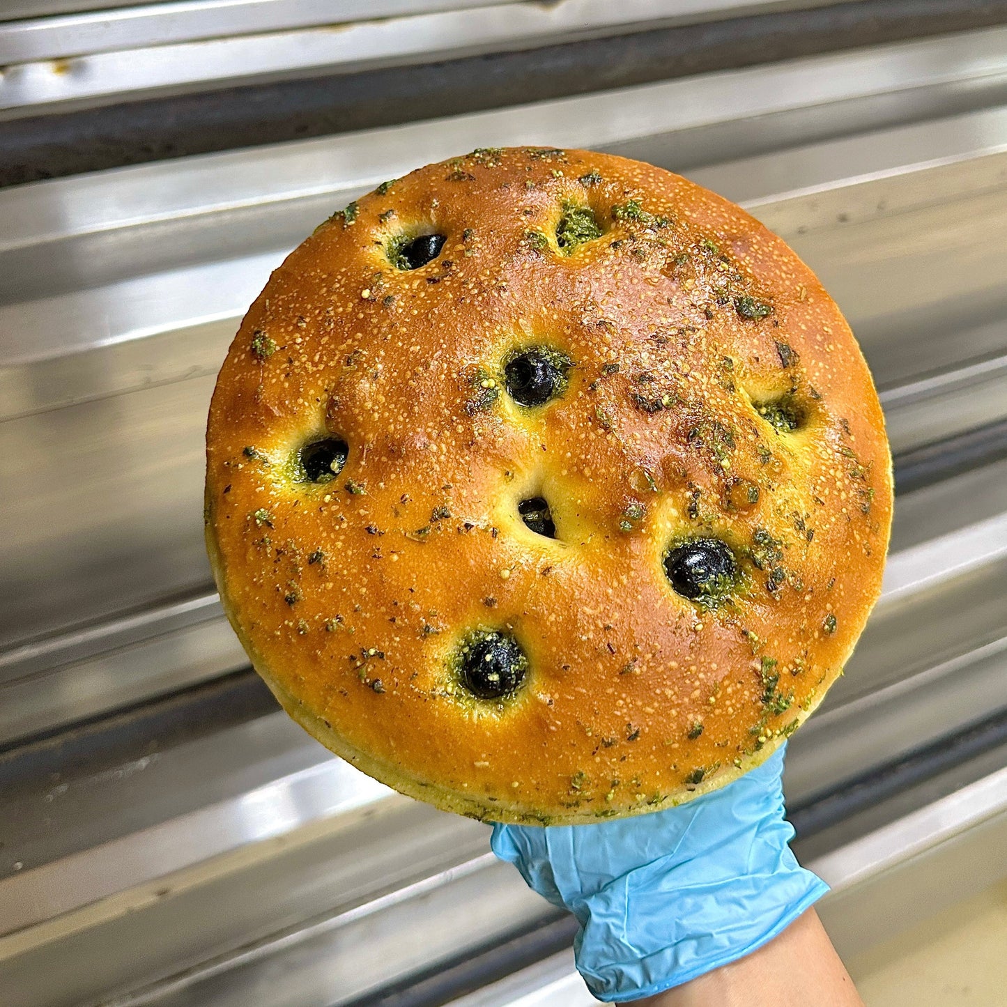 Focaccia pesto (personal)