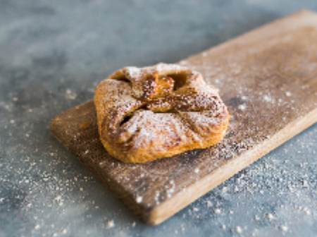Apple cinnamon pastry